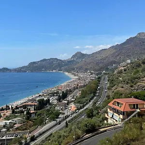 https://la-baia-delle-sirene-luxury-apartment.sicilyhotelsitaly.net
